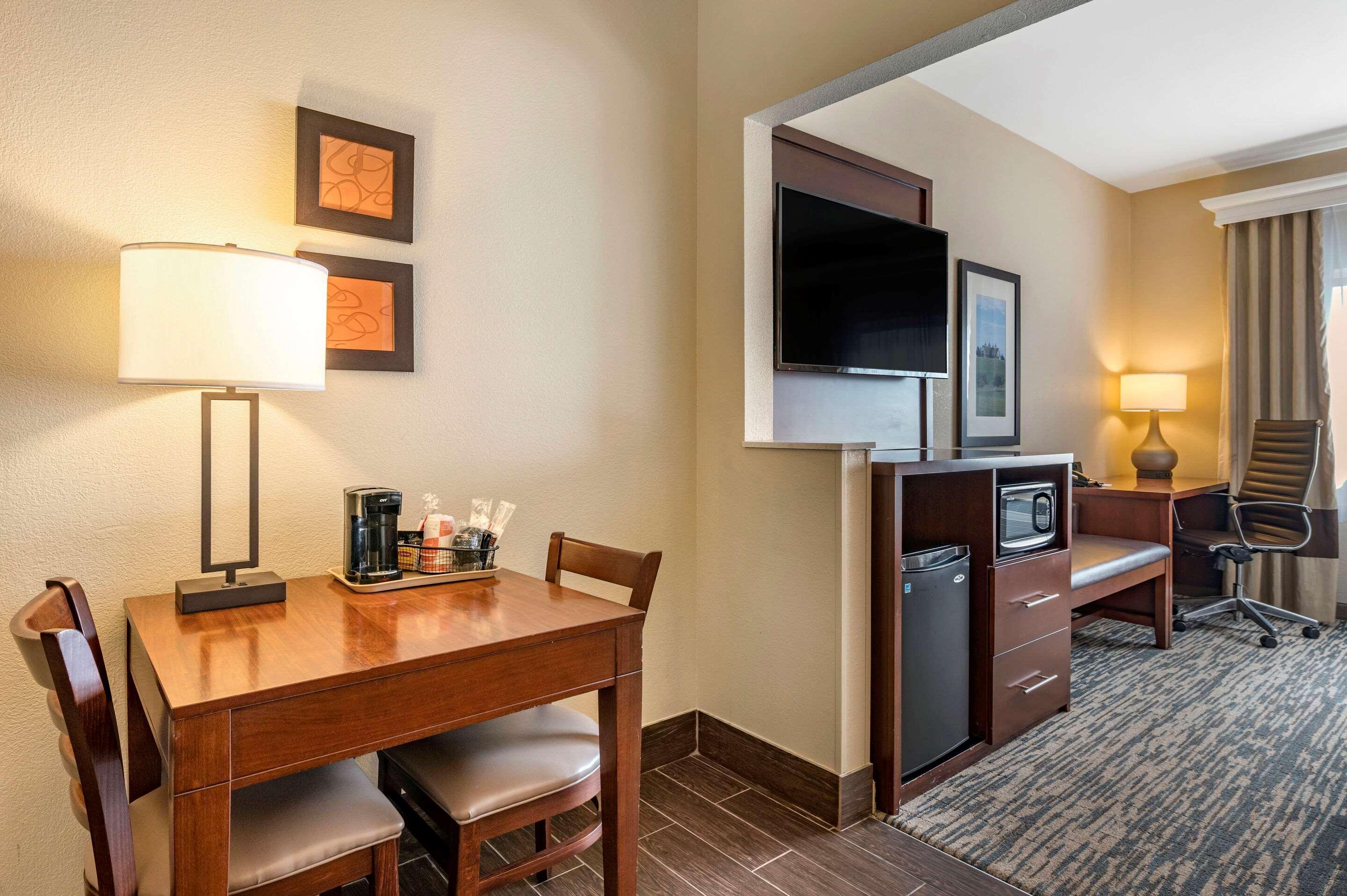 Comfort Suites Keeneland Lexington Extérieur photo