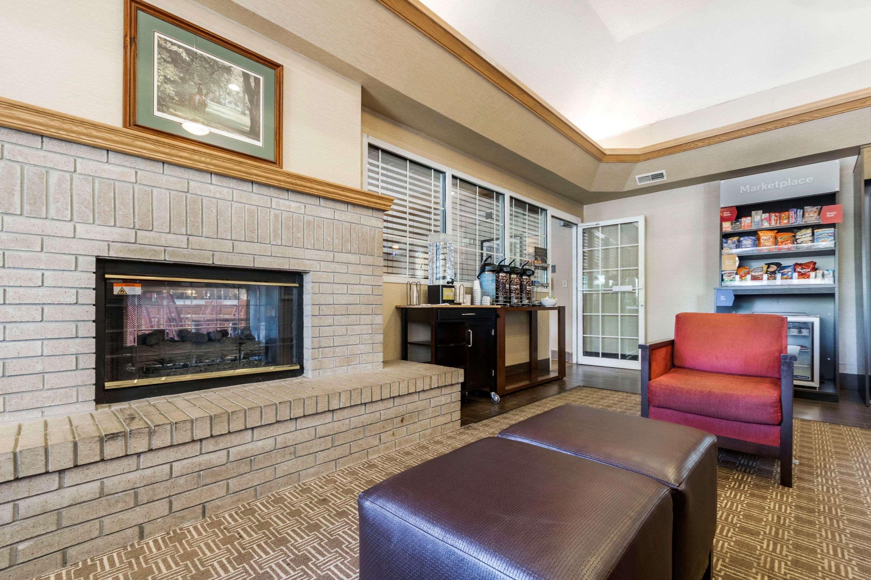 Comfort Suites Keeneland Lexington Extérieur photo