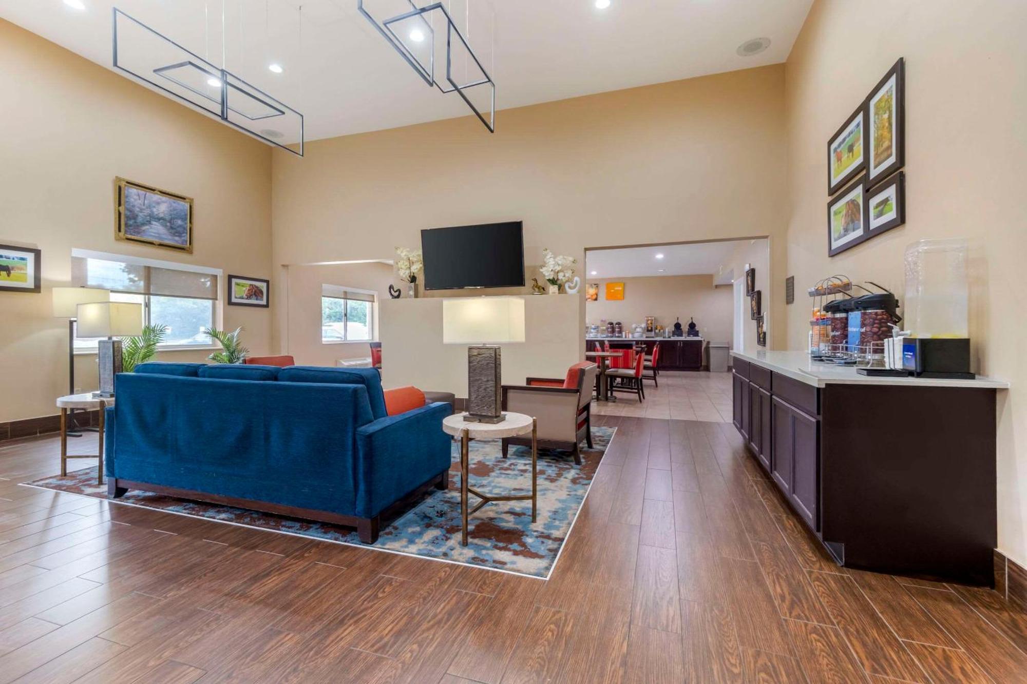 Comfort Suites Keeneland Lexington Extérieur photo